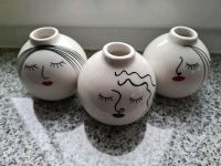 NEU 3 kleine Vasen weiß mit Gesichter Motiv Deko Bayern - Mömbris Vorschau