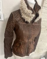 Braune Vintage Lederjacke PU mit Fellkragen von Zara Nordrhein-Westfalen - Gladbeck Vorschau