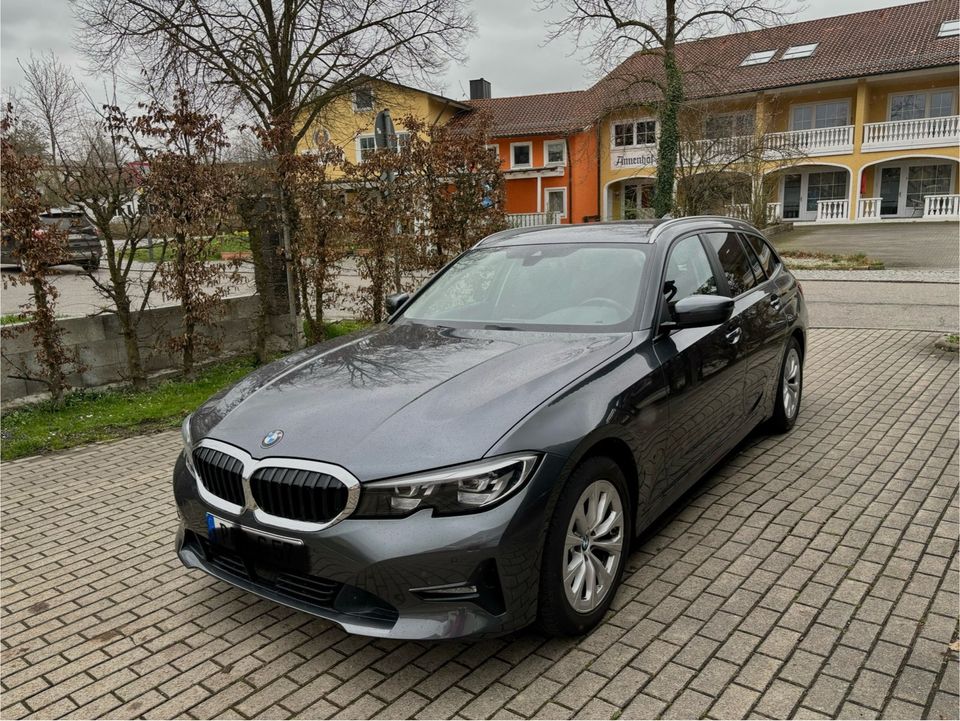 BMW 318i Touring Advantage in Bad Birnbach