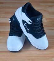 NEUE Karl KANI Schuhe für Teenager/Herren Gr.46 Nordrhein-Westfalen - Remscheid Vorschau