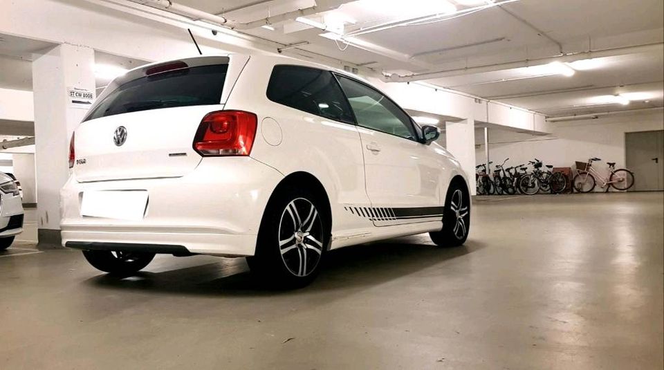 VW POLO 6R1 BLUEMOTION TDI WEISS 114 € STEUER EURO 5 TÜV NEU 2024 in Gievenbeck