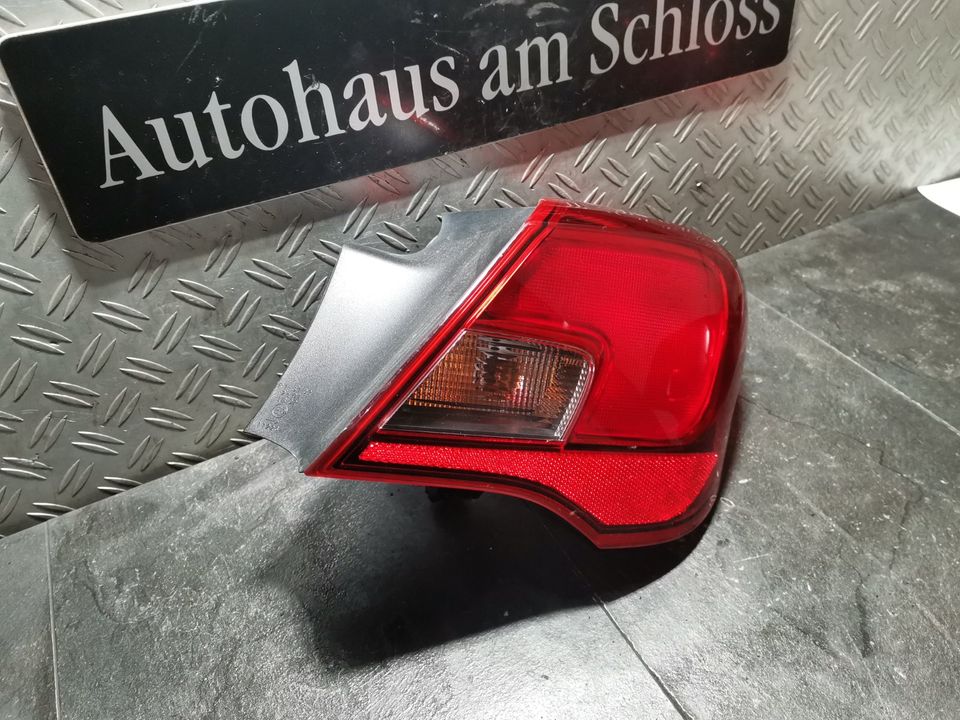 Opel Corsa E Rückleuchte rechts außen 39012628 2/3 türer in Gelsenkirchen