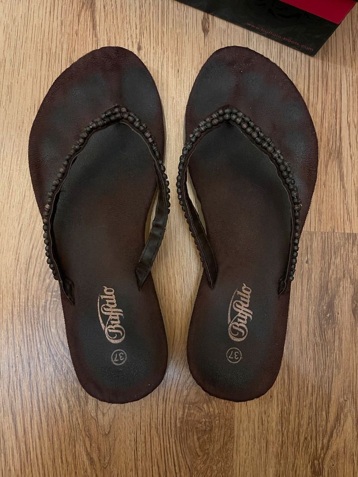 Buffalo Flip Flop Zehentrenner Sandalen Mikrofaser braun Holz 37 in Köln -  Ehrenfeld | eBay Kleinanzeigen ist jetzt Kleinanzeigen