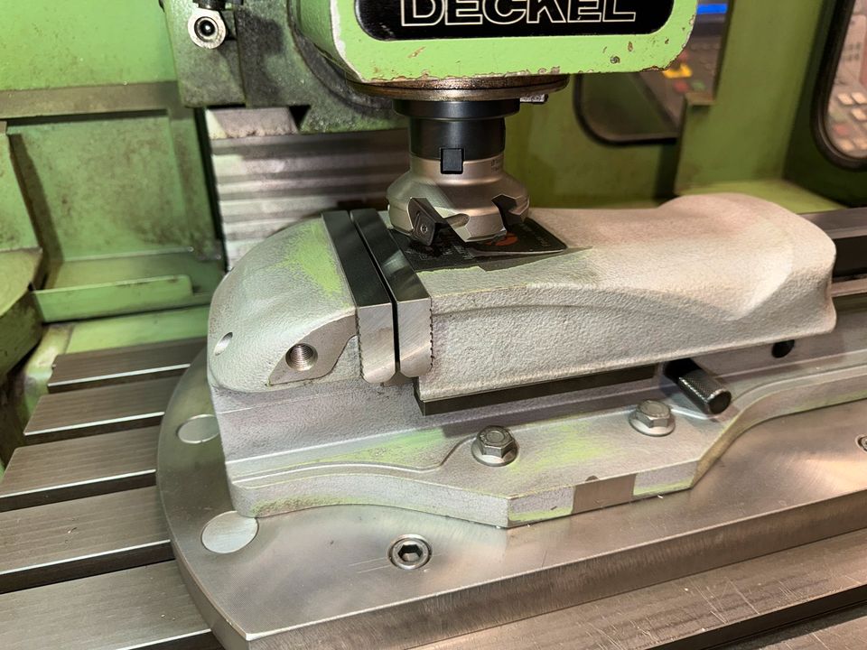 Deckel FP2A Fräsmaschine Dialog-11 Steuerung NC-Fräsmaschine in Remscheid