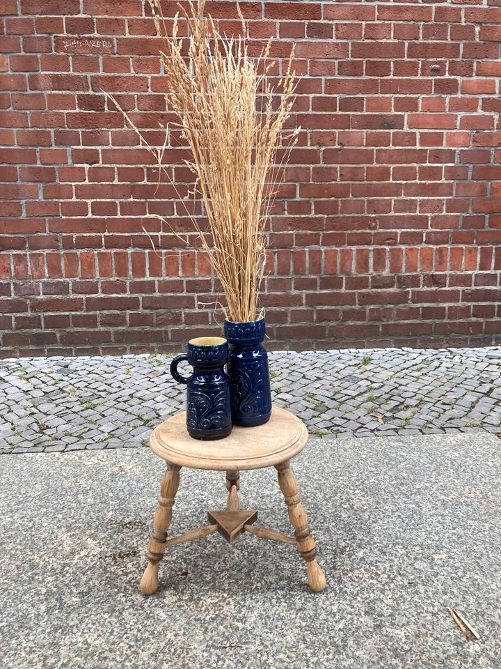 antiker Holz-Hocker Schemel Stool Nachttisch Dreibein Loft in Berlin