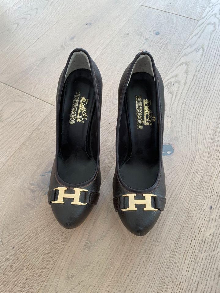 Damenschuhe von HERMES in Freiburg im Breisgau