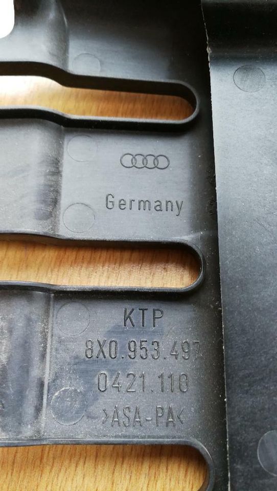 Original Audi A1 8X Lenkstockverkleidung 8X0953512 in Herborn