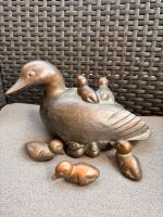 Bronze Ente mit Küken Bronzeskulptur Niedersachsen - Celle Vorschau
