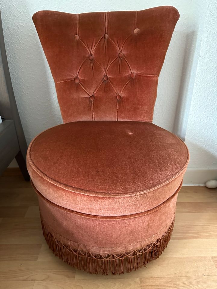 Antiker Sessel | klein, gepolstert in Bonn