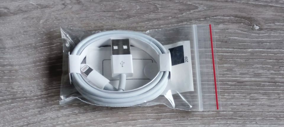 Apple Lightning-Kabel: USB bis Lightning 1 m ArtNr. 4160904 #NEU in Lügde