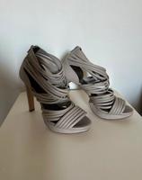 High Heels grau Größe 38 von Diesel – mit Riemchen vorne Nordrhein-Westfalen - Höxter Vorschau