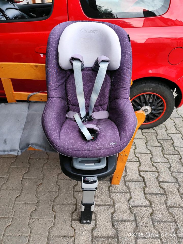 Maxi Cosi Pearl Autokindersitz in Neckartenzlingen