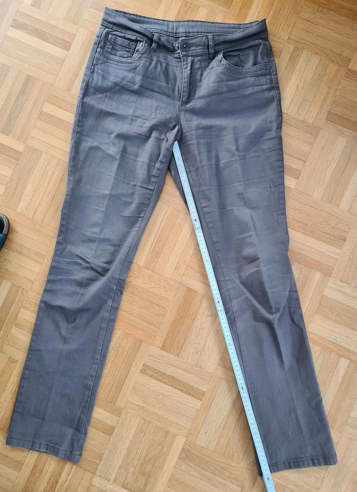 Jeans Bügelfalte Biaggini Gr. in Soest