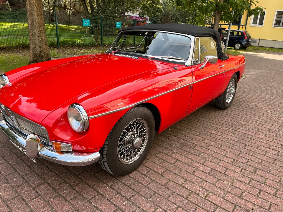 MG Oldtimer MGB mit Overdrive in Köln