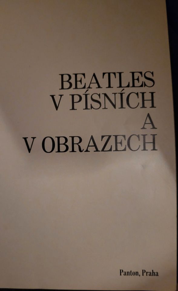 2 alte Bildbände The Beatles, Stempel John Lennon Club London in Altenburg