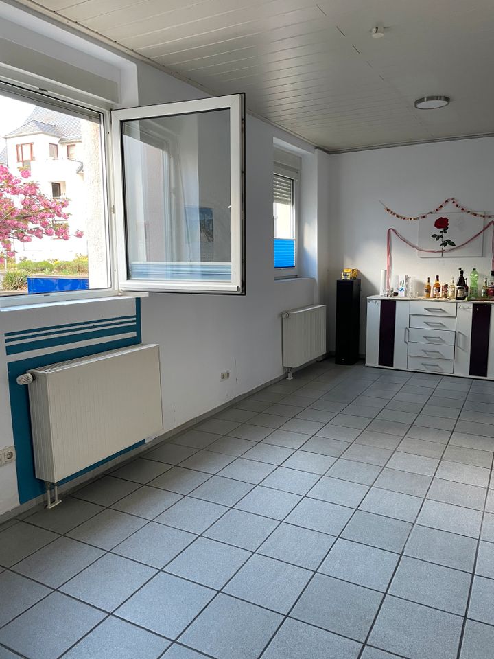 Schöne, neu renovierte 2 ZKD EG Wohnung in zentraler Lage in Lahnstein