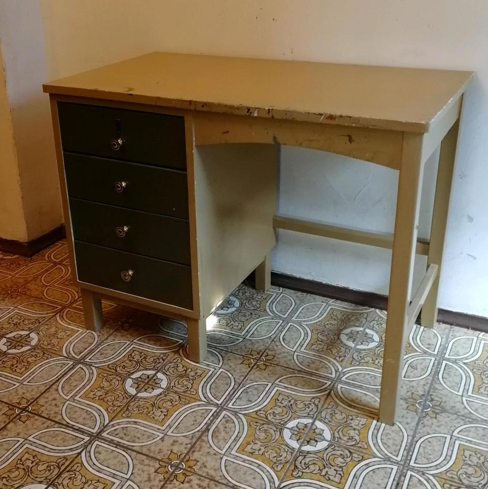 schmaler Vintage Schreibtisch - ideal DIY Projekt top Substanz in Landau in der Pfalz