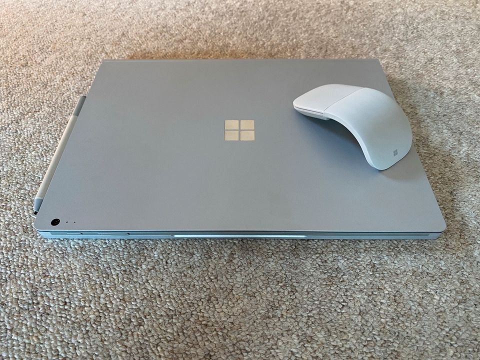 Surface Book 2 / Laptop in Weimar