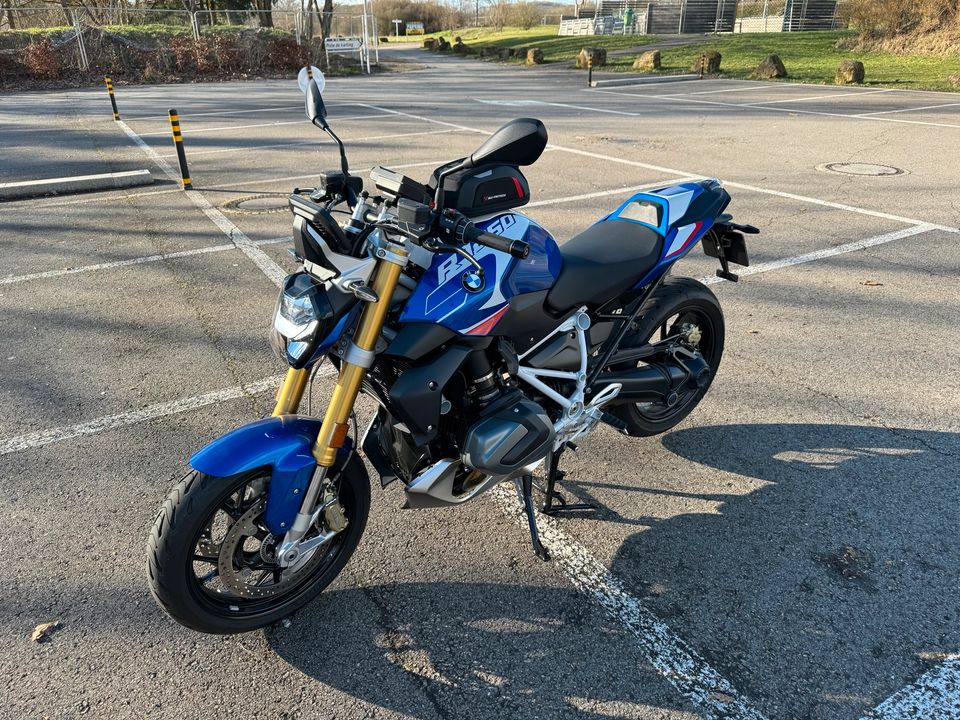 BMW R1250R in Perl
