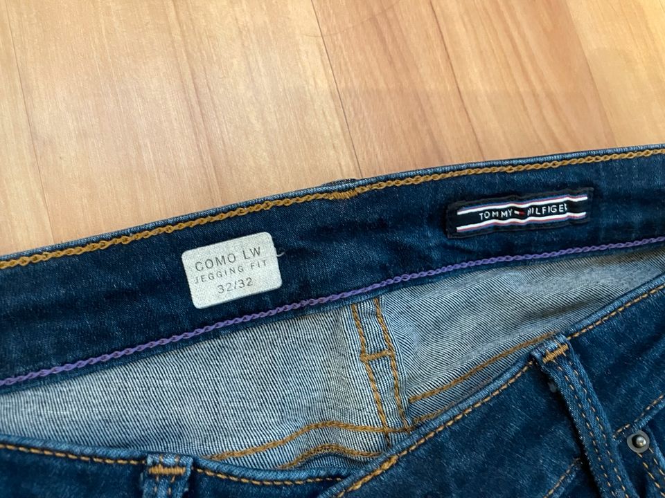 Jeans Hose Tommy Hilfiger Como Gr. 32/32 blau, sehr gut in Werl