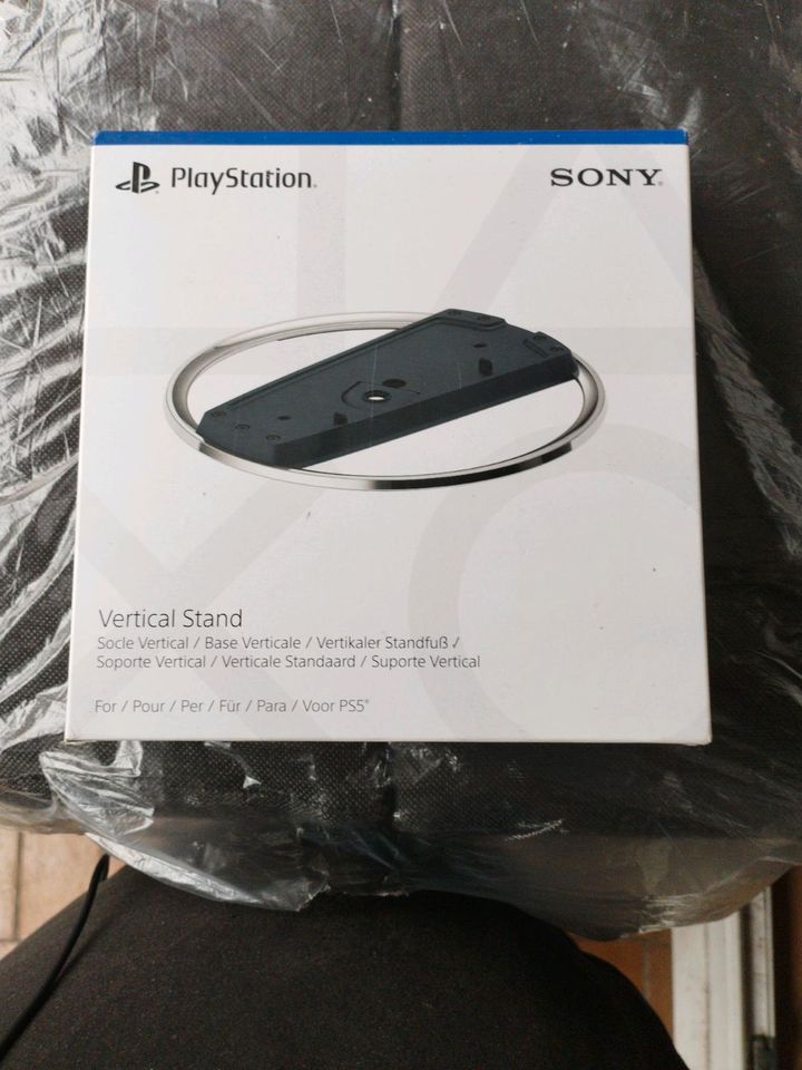 Sony Playstation vertical stand (ps5 slim) in Lübbecke 