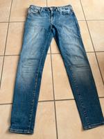 Mavi Skinny Jeans Adriana blau Gr. 28/30 wie neu Hessen - Bensheim Vorschau