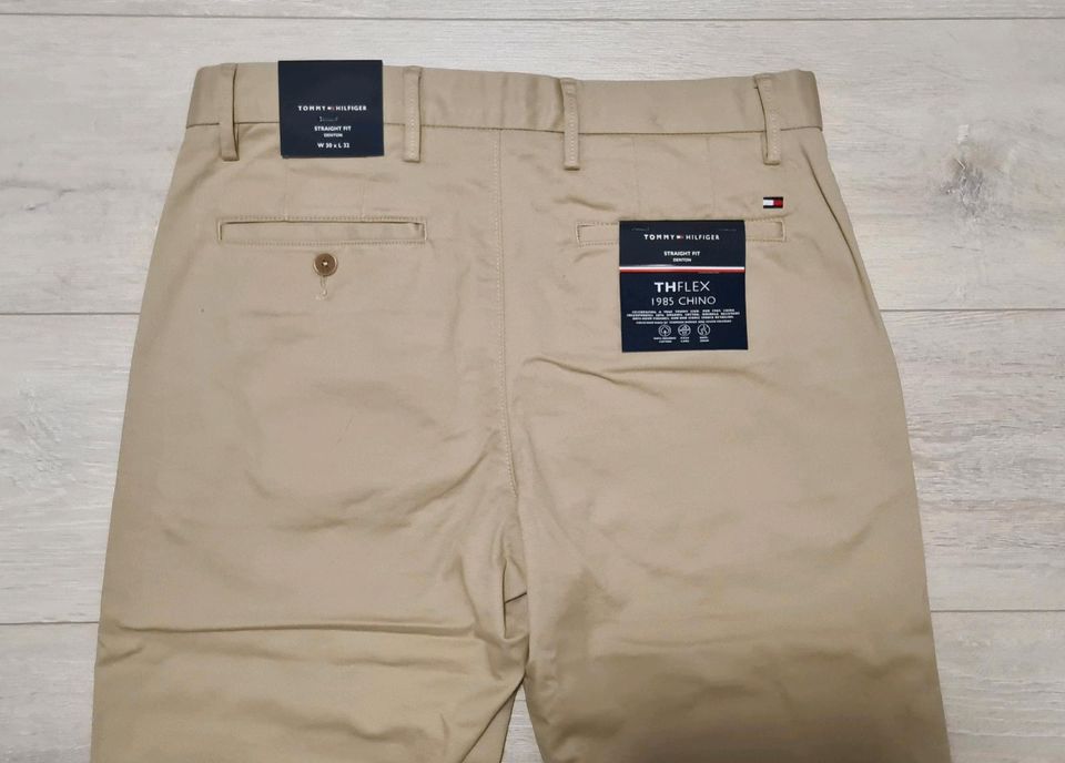 Tommy Hilfiger Herren Chino Beige Gr. 30/32 Neu mit Etikett in Dortmund