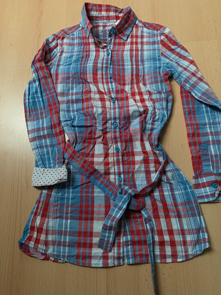 Bluse/ Kleid Gr. 134/140 in Markvippach