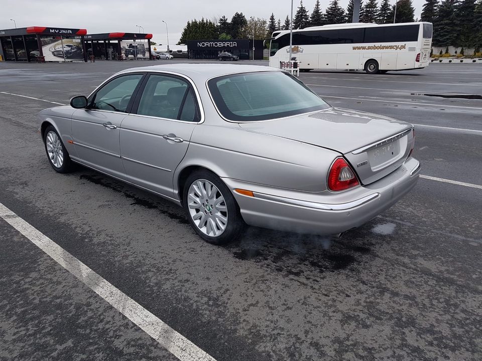 Jaguar xj 4.2 v8  unfall frei Europa in Berlin