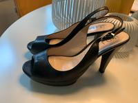 Unisa Pumps Peeptoes Leder schwarz Slingpumps 37 Leder Hessen - Groß-Umstadt Vorschau