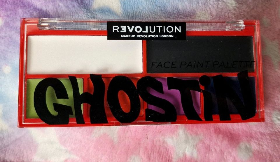 NEU Revolution ghostin pallette in Stralsund