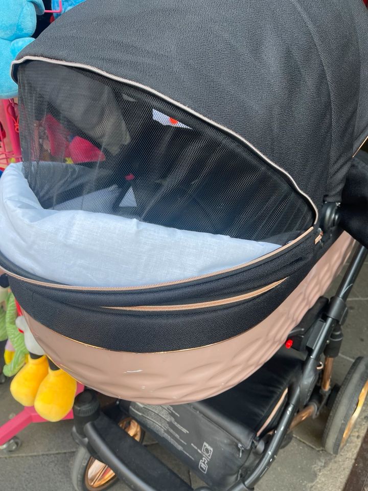 Kinderwagen Luxus Rosagold Schwarz in Düsseldorf