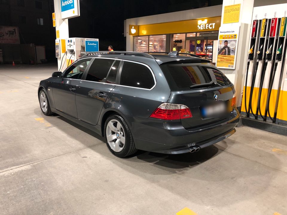 BMW 530d Automatik Touring in Obertshausen