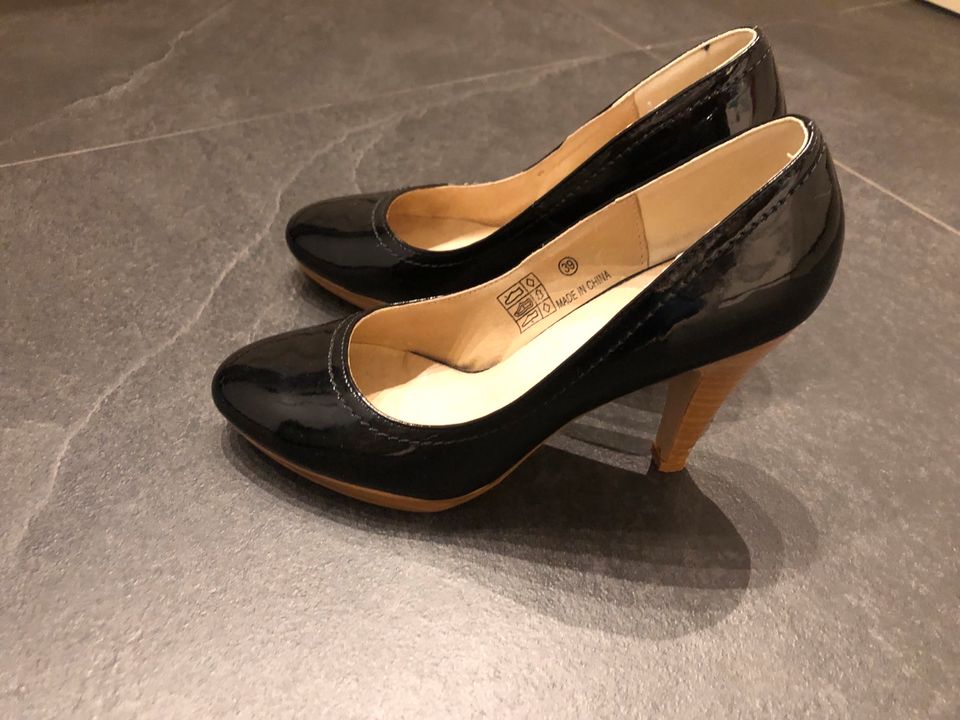 Buffalo Pumps in schwarz in Bielefeld