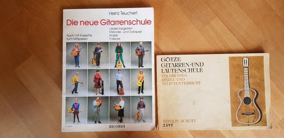 2 Bücher zum Lernen des Gitarrenspiels in Kaltenkirchen