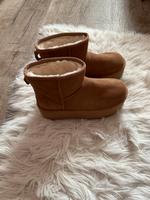 UGG, Classic Mini Plateau Boot, caramelfarben, Gr. 39 NEU! Niedersachsen - Oldenburg Vorschau