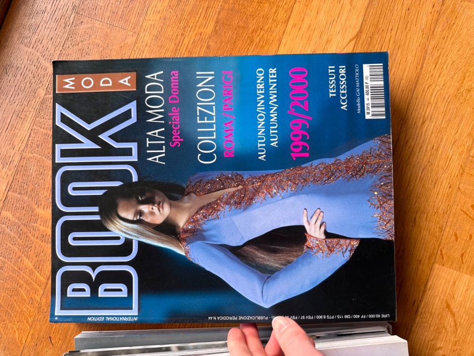 Book Moda Zeitschriften aus verschiedenen Jahren in Furth