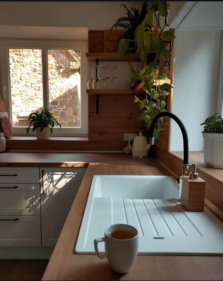 Neuwertige Landhausküche mit Geräten, Bosch in Bramsche