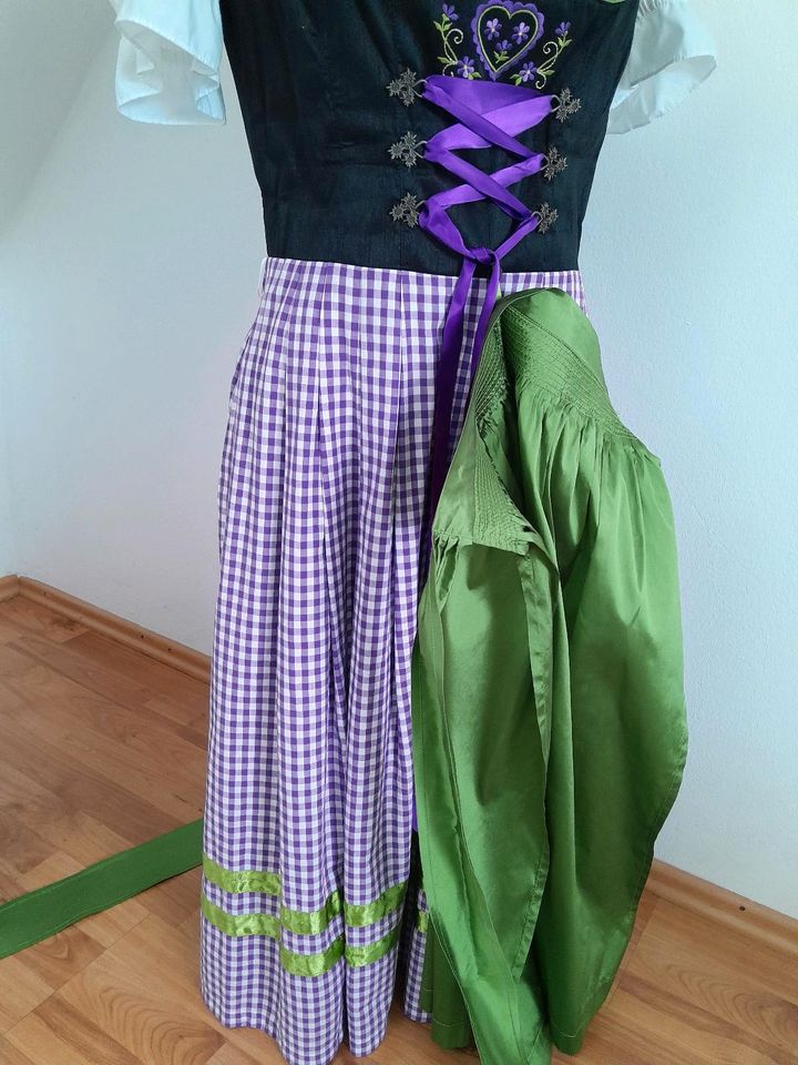 Schönes Dirndl,  gr 40 mit Bluse in gr. 38 und passendem Schmuck in Gevelsberg