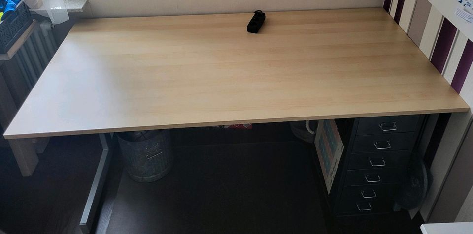 Schreibtisch Ikea Ahorn in Linsengericht