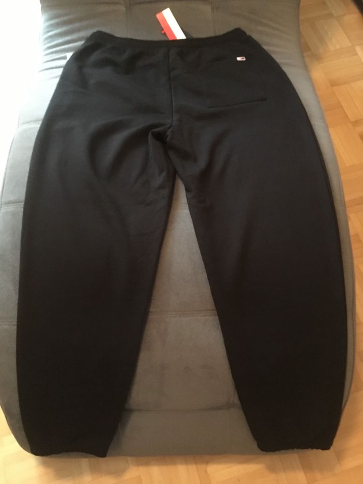 Tommy Hilfiger Jogging-Hose Gr.L Schwarz NEU! in Leipzig