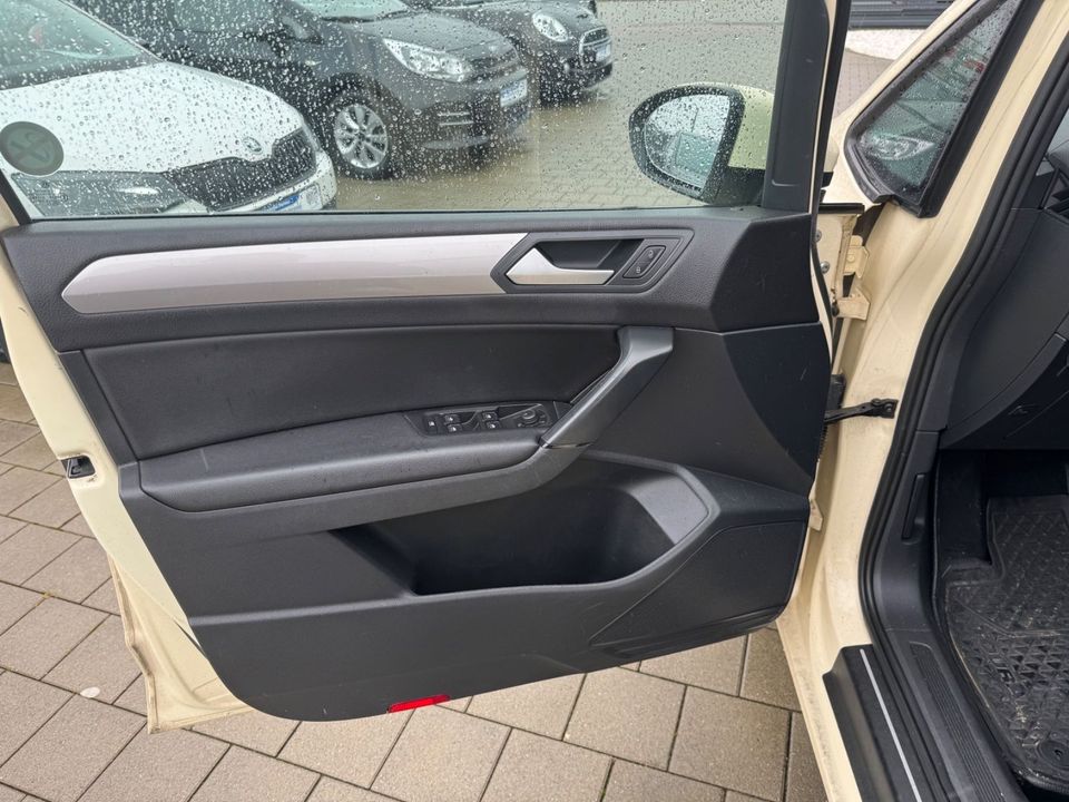 Volkswagen Touran 2.0TDI in Weiden (Oberpfalz)