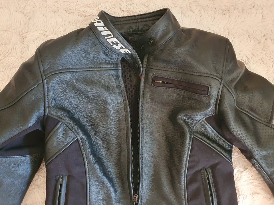 Dainese Damen Lederkombi 2teilg Leder Kombi Gr. S neuwertig in Düsseldorf