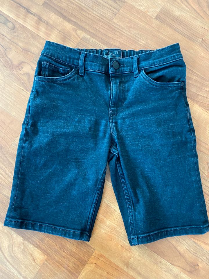 Kurze Hose Short Next Größe 134 in Hünstetten