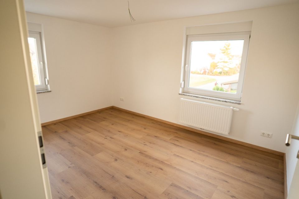 Helle 3 Zimmer ETW mit Garten (saniert, KfW 55) in Schwarzenfeld