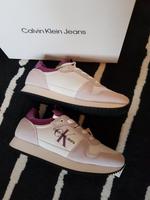 Neu !CALVIN KLEIN DAMEN SNEAKER Gr.36 Veloursleder Frankfurt am Main - Bornheim Vorschau