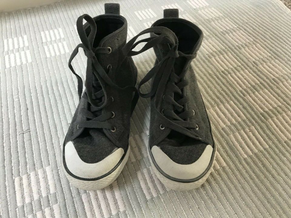 Polo Ralph Lauren Sneakers wie neu Gr. 33 in Strullendorf