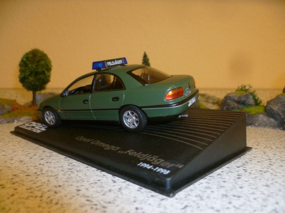 Modellauto Opel Omega - B - Limosine, Maßstab 1:43 in Bad Driburg