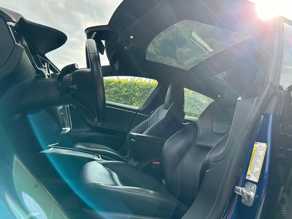 Tesla Model S 90D TOP TOP in Raguhn