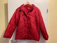 OLSEN Damen Jacke Gr. 38 Winter Steppjacke rot super weich Nordrhein-Westfalen - Ratingen Vorschau